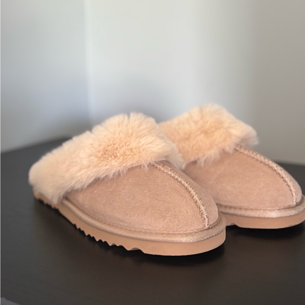 Cozy Tan Shearling Women's Slippers